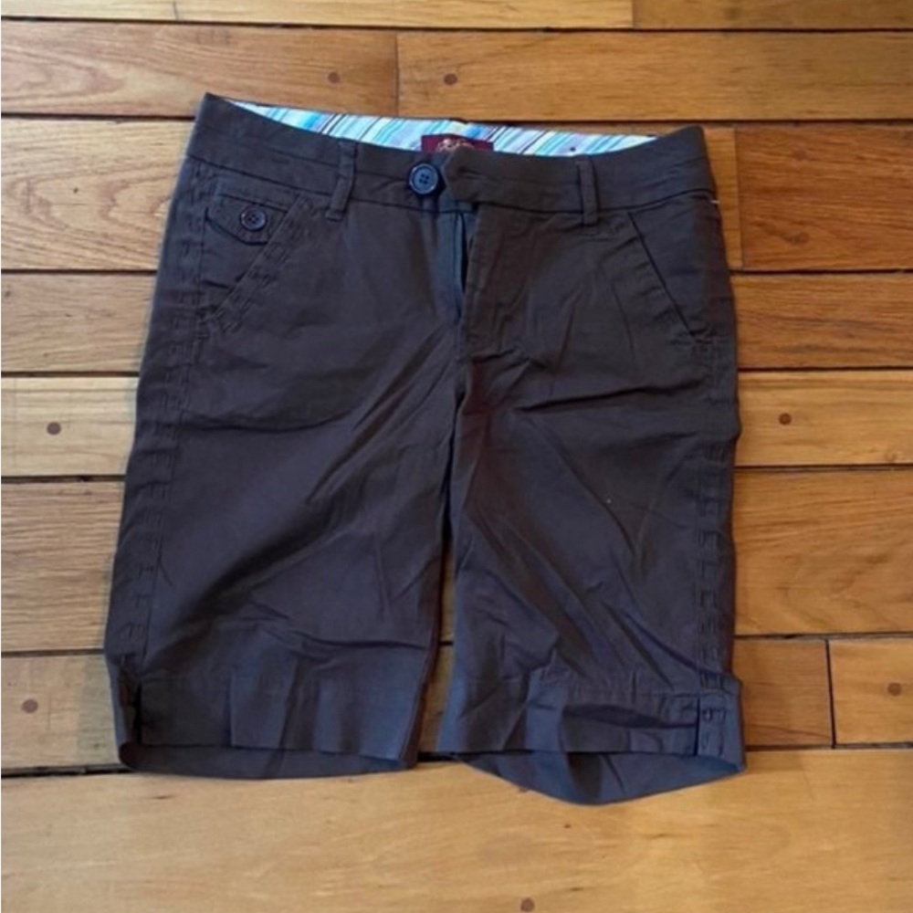 Brown Bermuda shorts size 8